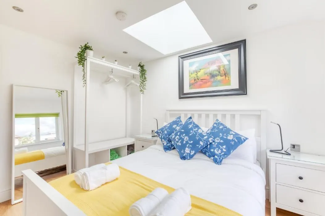 אדינבורו Central Bright 3 Bed Flat With Pool & Parking